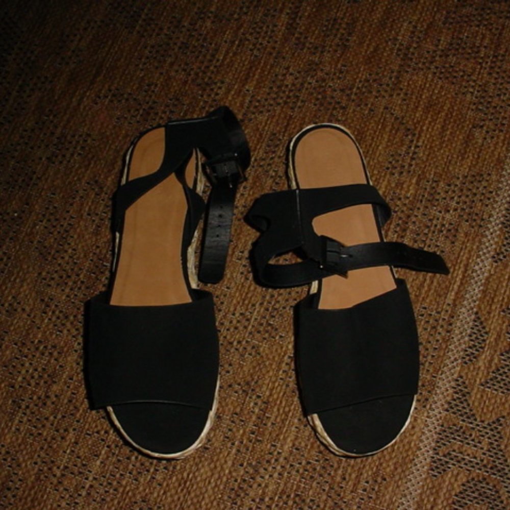 BAMBOO Strappy Ankles Shoes Size 10